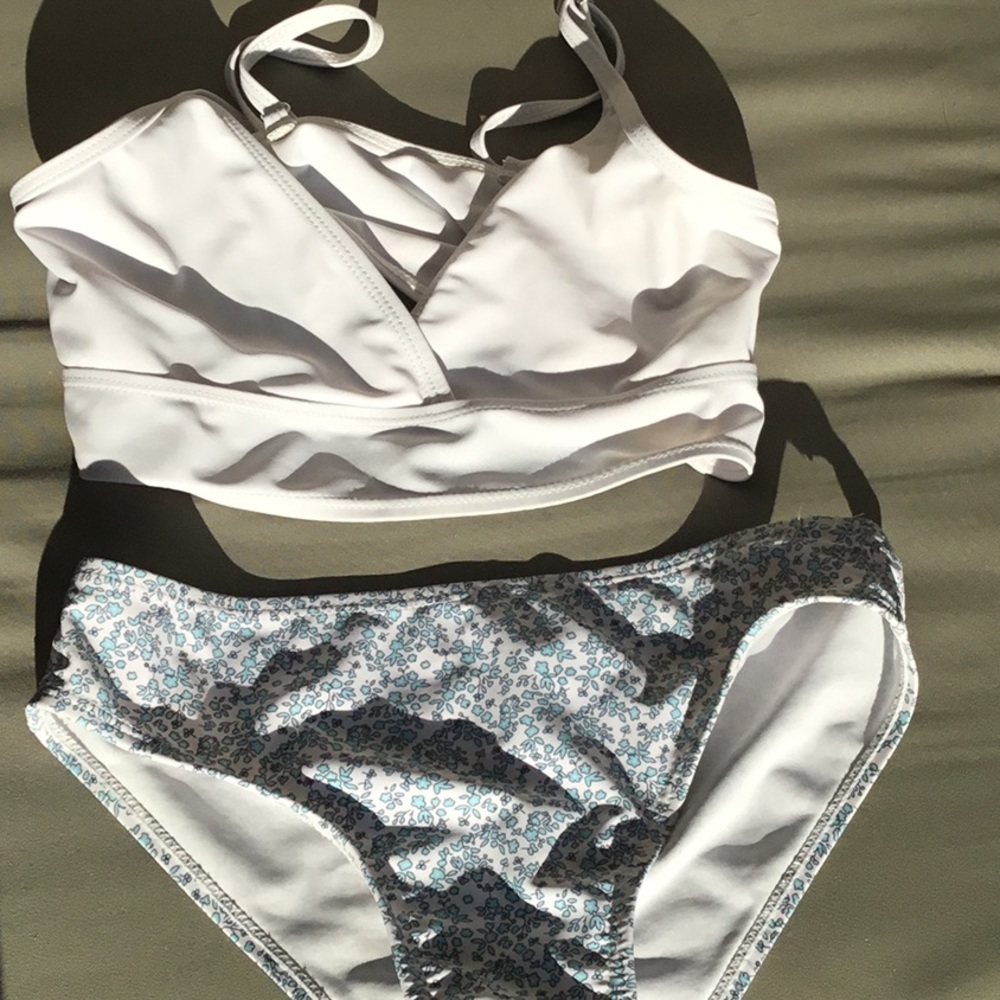 Shein bathing suit white top with blue flowered bottoms
